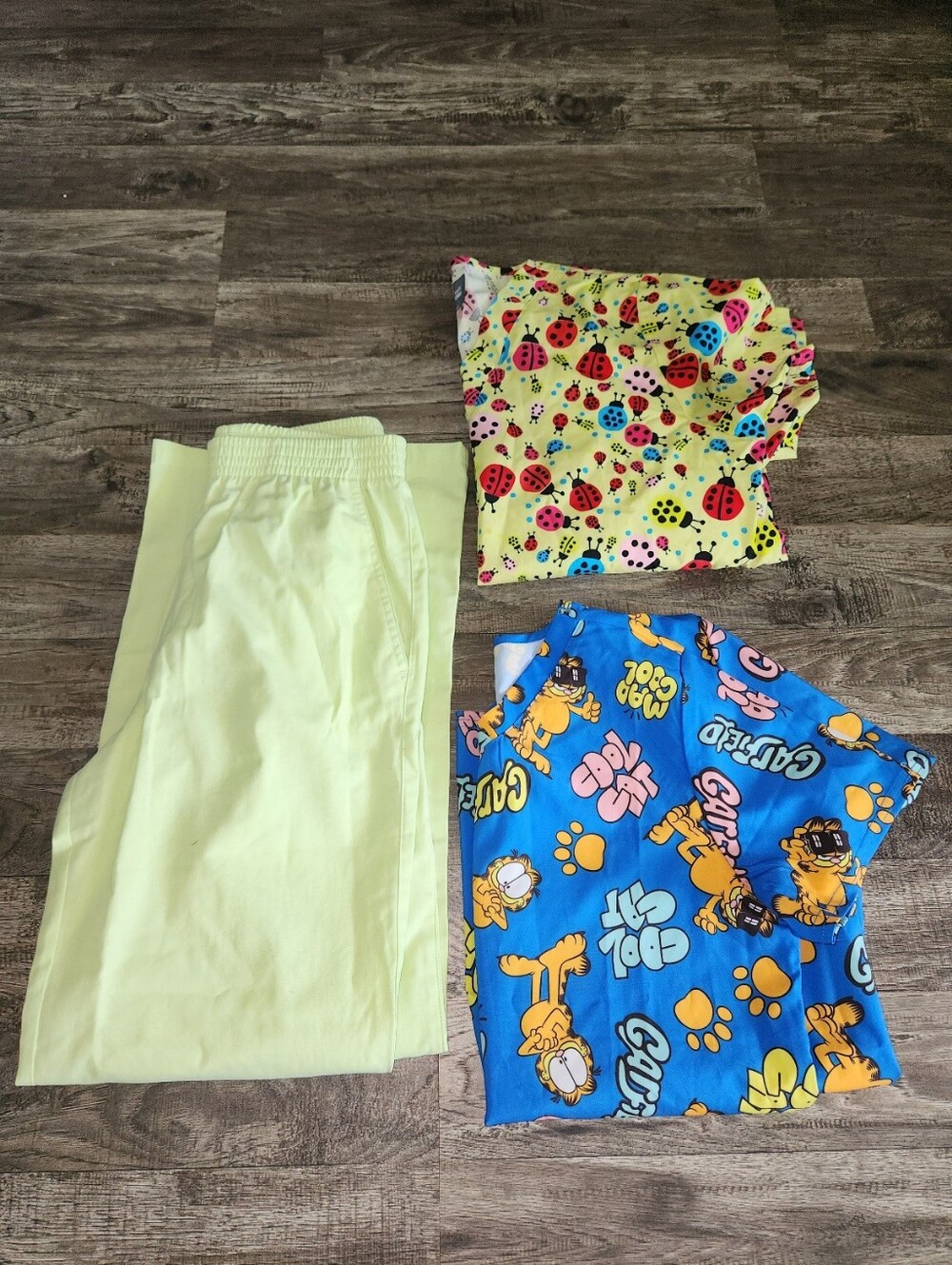 Scrub Set - Picture 2 of 15